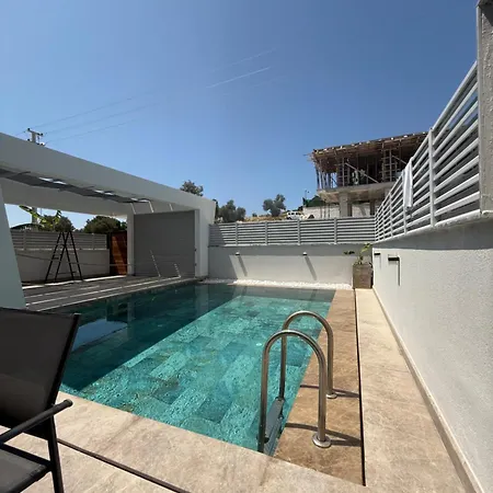 Luxury With Private Pool Sifne Alacati Apartment *